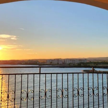 Uchvatny Vyhled Na * アヘロイ